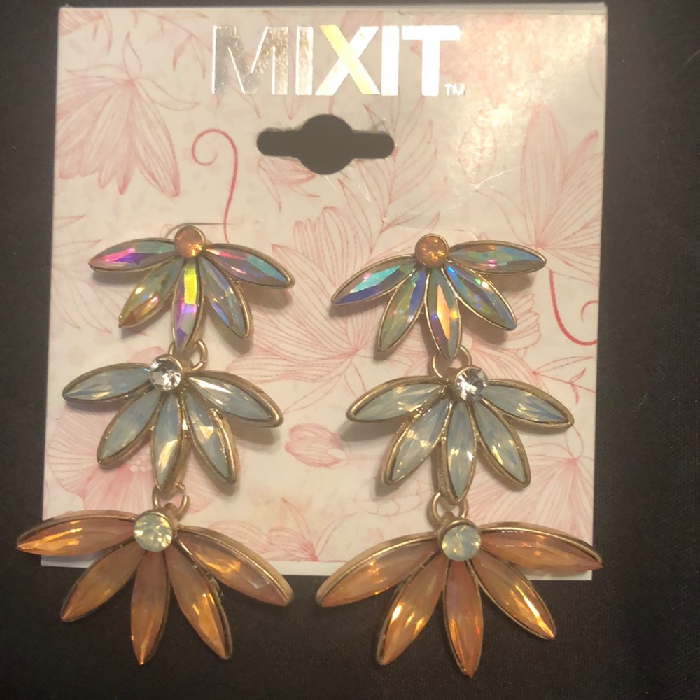 Flower Dangling Earrings
